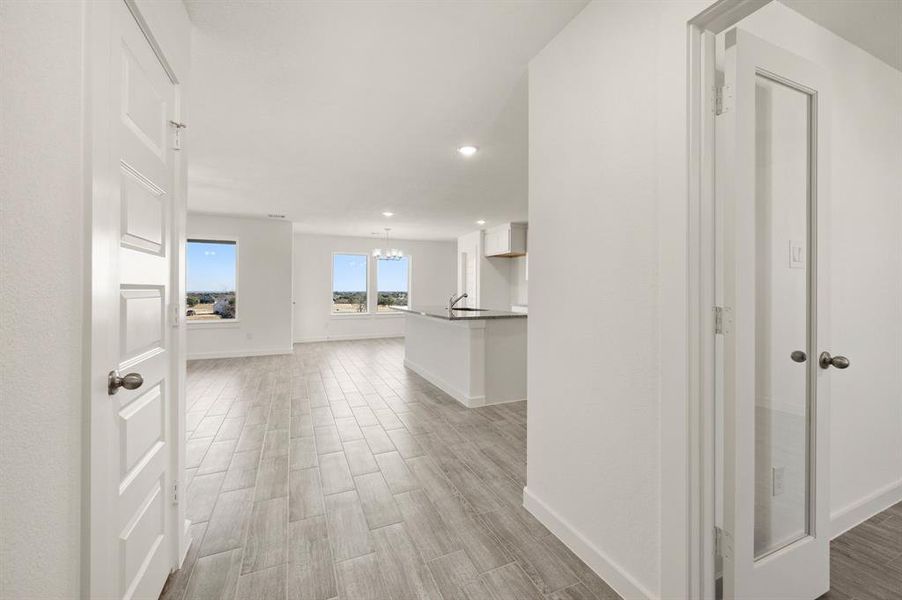 Spacious, unfurnished interior of a new home in Gatlin Ranch, Springtown (Image 19).