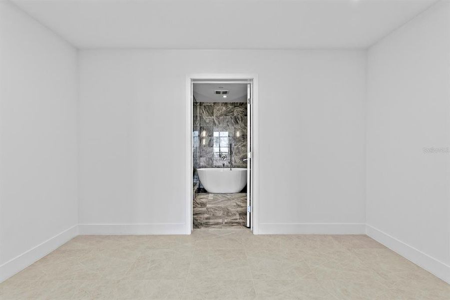 Spacious, unfurnished interior of a new home in , Tampa (Image 69). Spacious, unfurnished interior of a new home in , Tampa (Image 69).