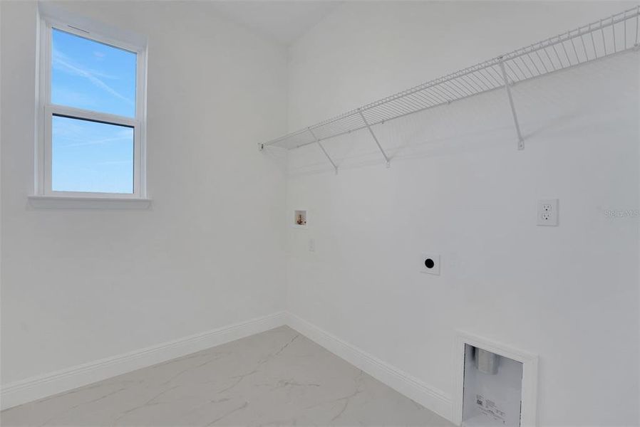 Spacious, unfurnished interior of a new home in Green Key Village, Lady Lake (Image 22).