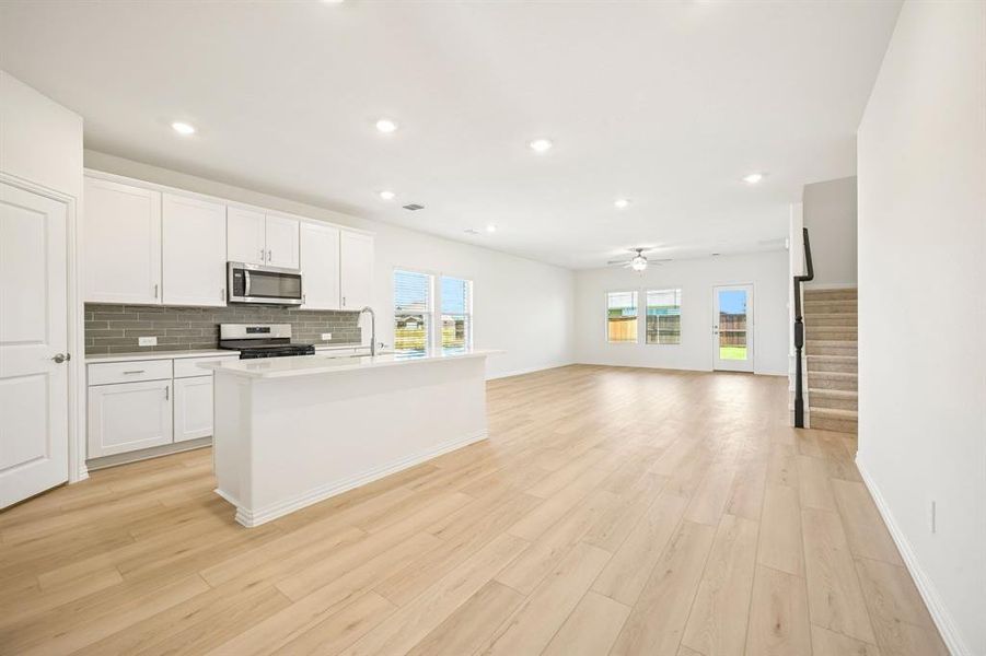 Photo is not of the actual home, but is an inspirational photo of builder’s model home and may depict options, furnishings, and/or decorator features that are not included. Photo is not of the actual home, but is an inspirational photo of builder’s model home and may depict options, furnishings, and/or decorator features that are not included.