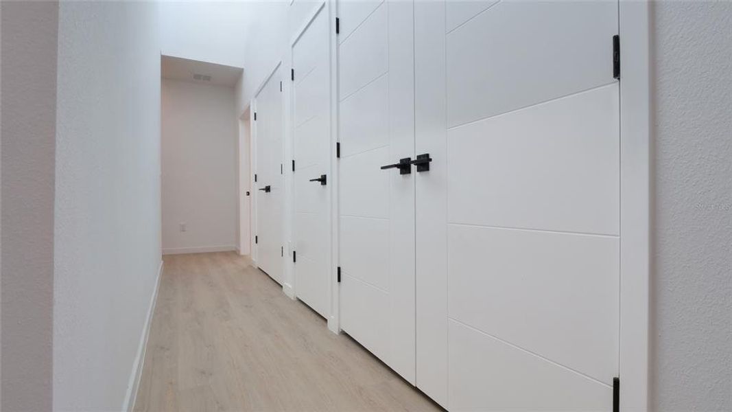 Spacious, unfurnished interior of a new home in , St. Petersburg (Image 45).