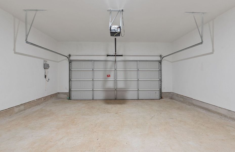 Spacious, unfurnished interior of a new home in Wolf Ranch, Georgetown (Image 27). Spacious, unfurnished interior of a new home in Wolf Ranch, Georgetown (Image 27).