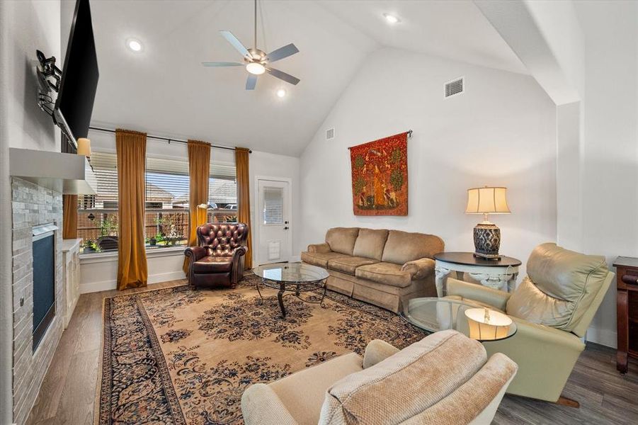 Furnished interior view inside a new home in , Waxahachie (Image 29).