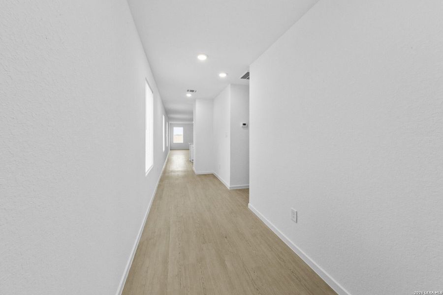 Spacious, unfurnished interior of a new home in Spring Grove, St. Hedwig (Image 23).
