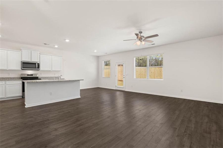 Spacious, unfurnished interior of a new home in Shoal Creek, Hampton (Image 22).