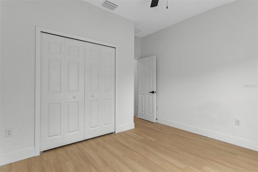 Spacious, unfurnished interior of a new home in , Citrus Springs (Image 27).