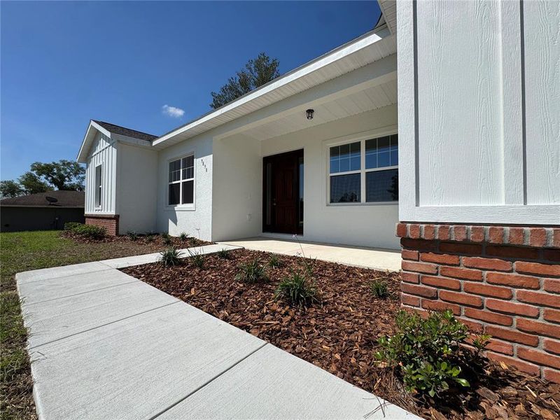 Exterior details and patio area of a home in , Ocala (Image 37).
