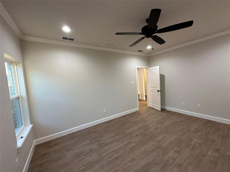 Spacious, unfurnished interior of a new home in , Abilene (Image 11).