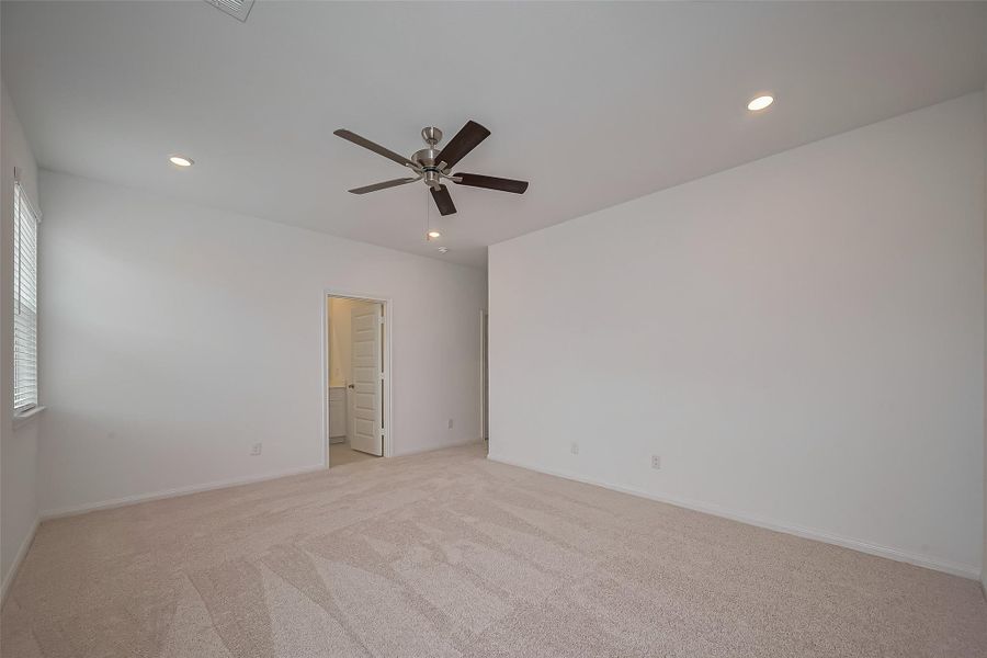 Spacious, unfurnished interior of a new home in Eagle Landing, Houston (Image 23). Spacious, unfurnished interior of a new home in Eagle Landing, Houston (Image 23).