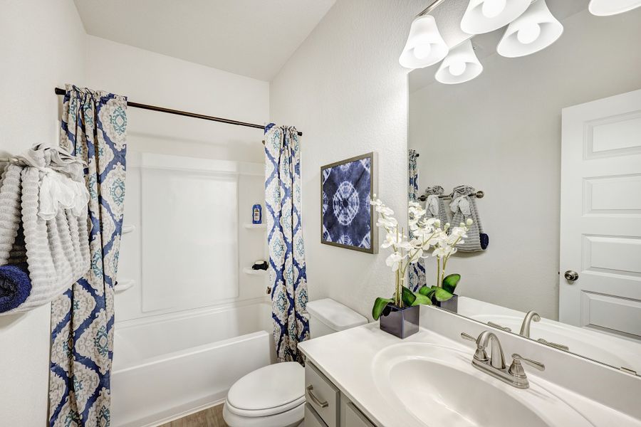 The Oakshire II - Bathroom