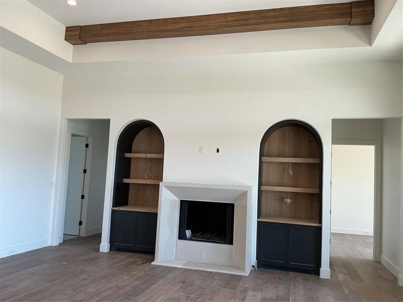 Furnished interior view inside a new home in , Waxahachie (Image 4).
