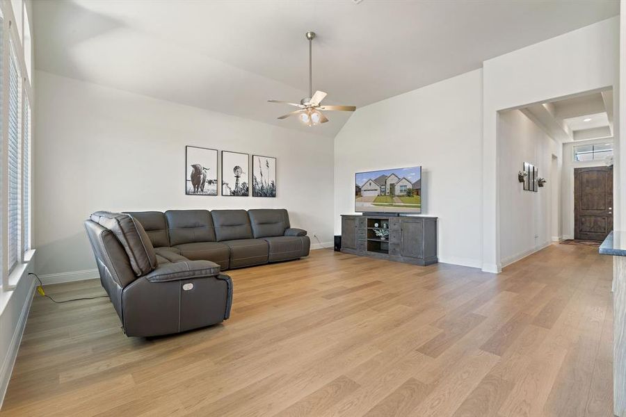 Furnished interior view inside a new home in Inspiration, Lucas (Image 14).