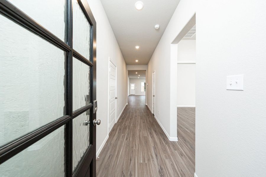 Spacious, unfurnished interior of a new home in River Ranch, Dayton (Image 16).
