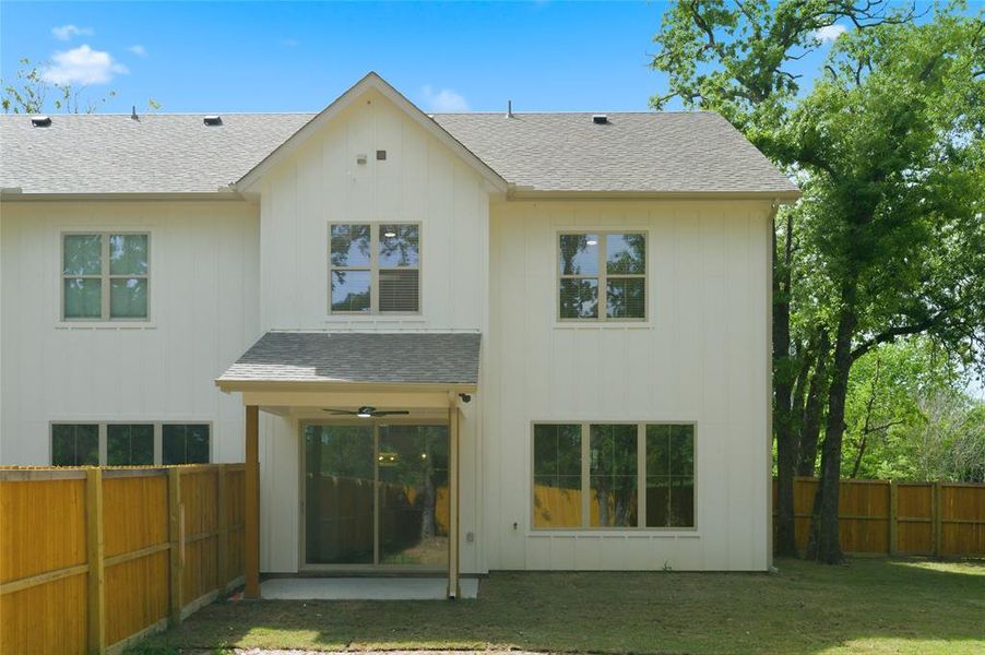 Exterior details and patio area of a home in , West Tawakoni (Image 23).