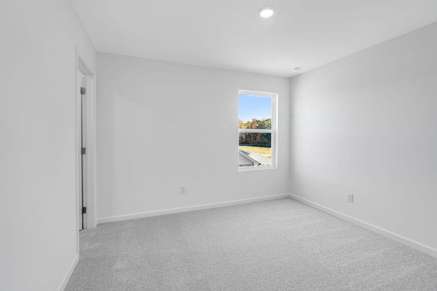 Spacious, unfurnished interior of a new home in Windance Lake, Loganville (Image 36).