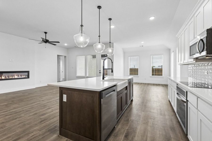 Furnished interior view inside a new home in Brahman Ranch, Venus (Image 8).