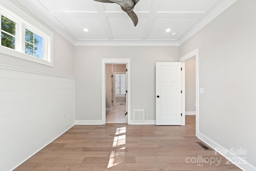 Spacious, unfurnished interior of a new home in , Lewisville (Image 34).