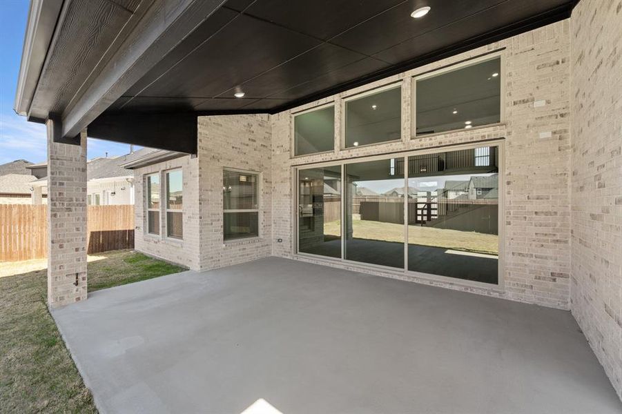 7047 Capanna- Back-3