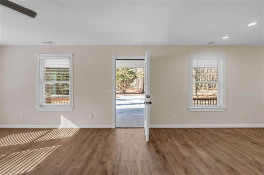 Spacious, unfurnished interior of a new home in , Temple (Image 13).