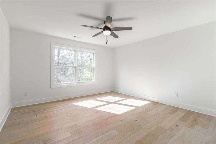 Spacious, unfurnished interior of a new home in , Gainesville (Image 39).
