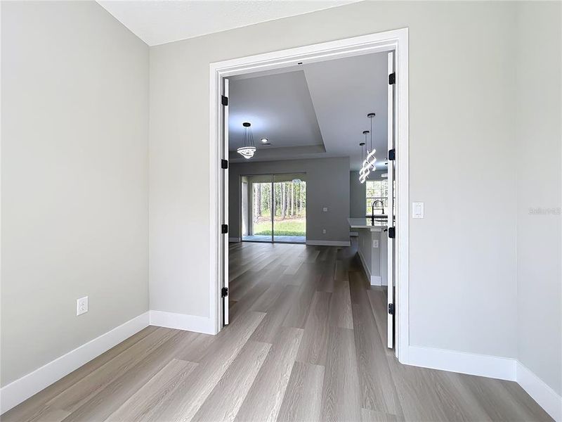 Spacious, unfurnished interior of a new home in , Citrus Springs (Image 33).