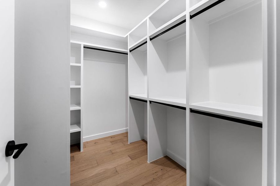 Spacious, unfurnished interior of a new home in , Austin (Image 22).