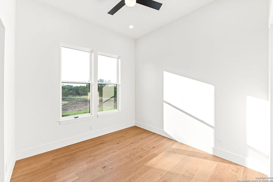 Spacious, unfurnished interior of a new home in , Bandera (Image 48).
