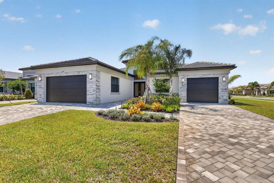 1-web-or-mls-7R7A8776 1-web-or-mls-7R7A8776