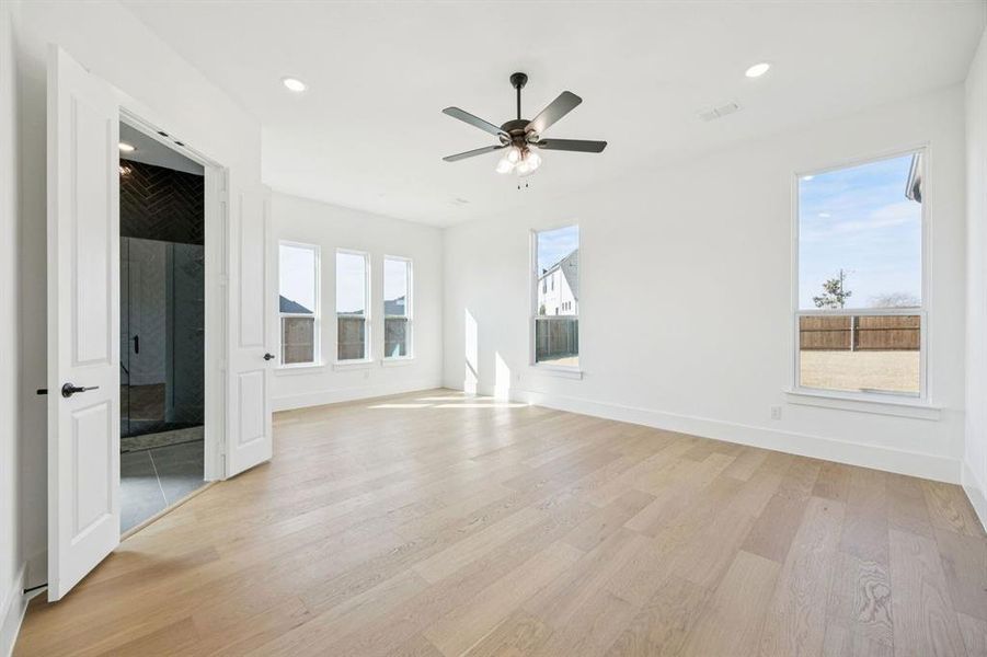 Spacious, unfurnished interior of a new home in Rio Vista at Kelly Ranch, Aledo (Image 10).