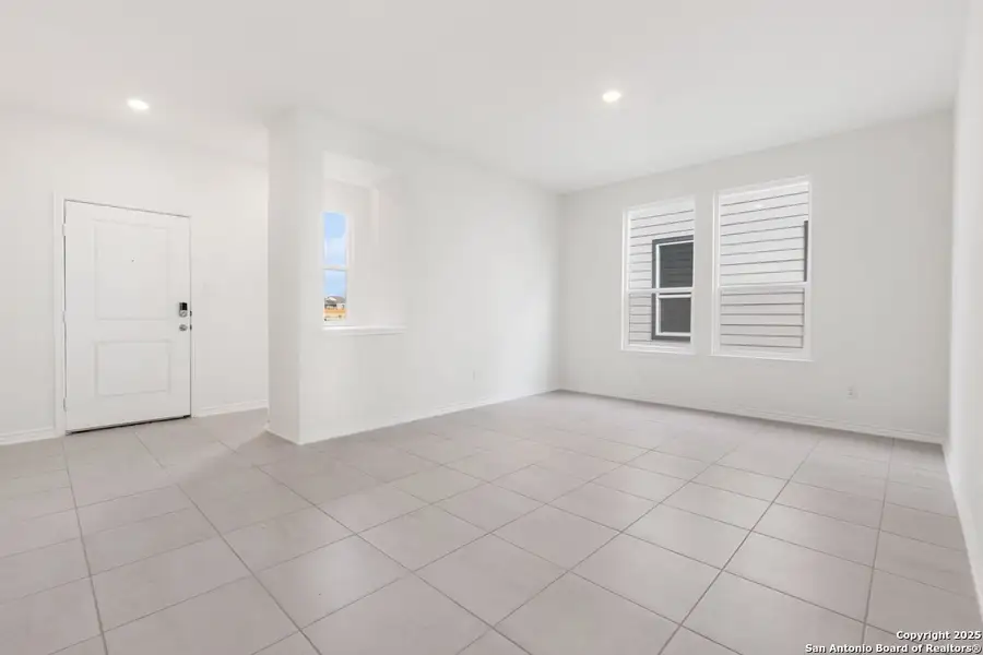 Spacious, unfurnished interior of a new home in Hidden Bluffs at TRP, San Antonio (Image 7).