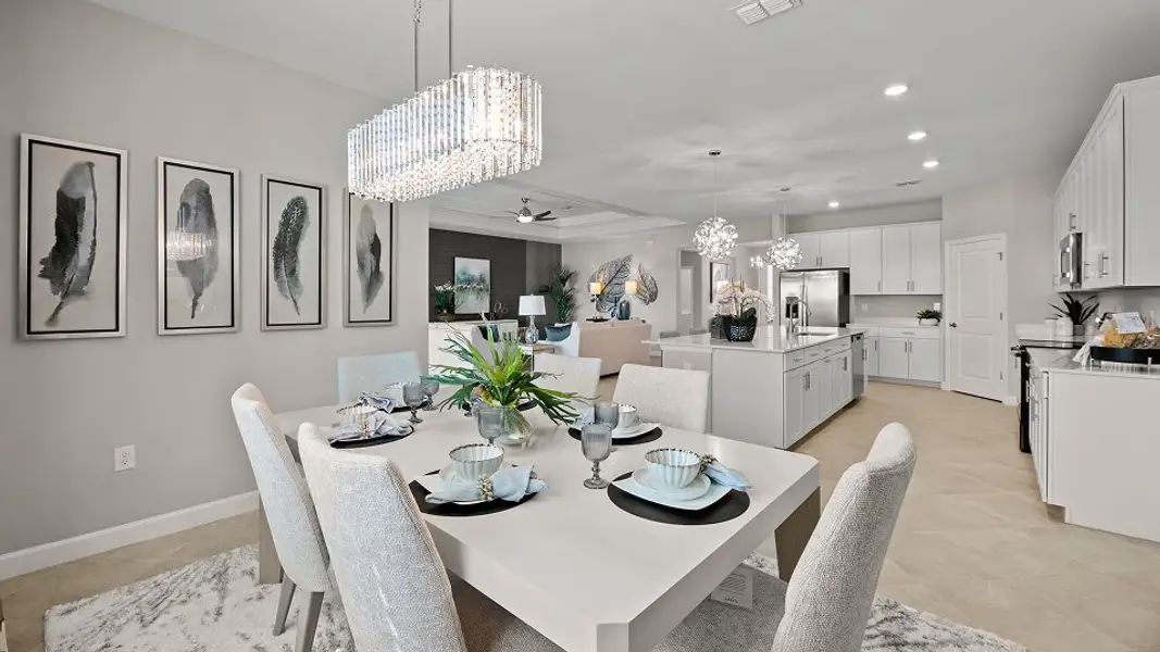 2444 Summerville II Dining 2of4