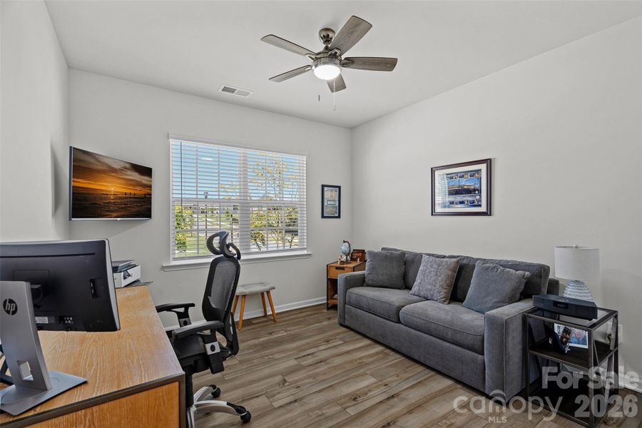 Main level secondary bedroom
