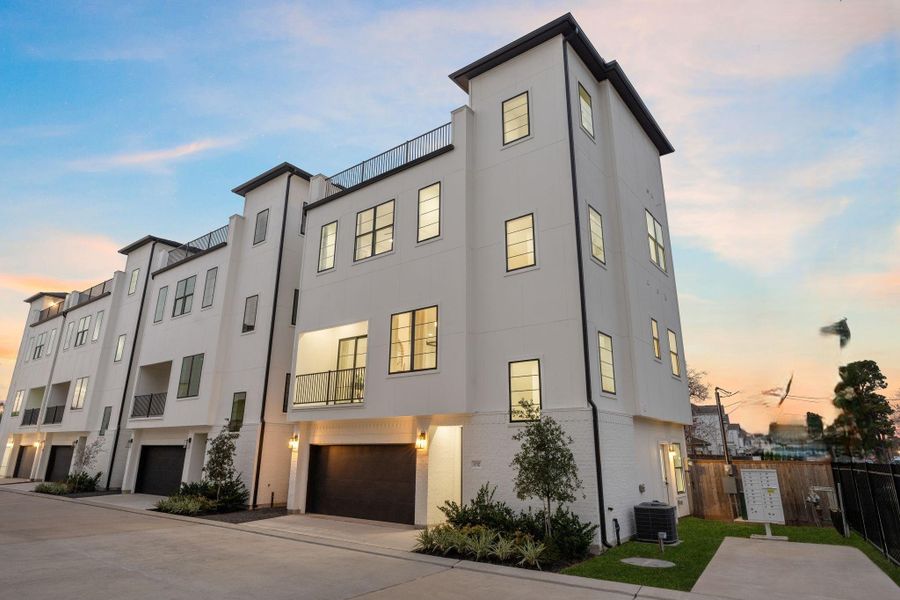 Condo located in Houston, TX showcasing its design and architecture (Image 5). Condo located in Houston, TX showcasing its design and architecture (Image 5).