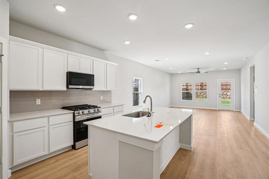 Furnished interior view inside a new home in Lone Oak, Alvarado (Image 7). Furnished interior view inside a new home in Lone Oak, Alvarado (Image 7).