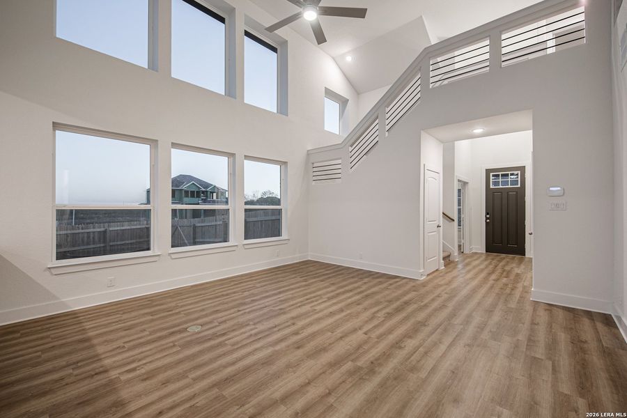 Spacious, unfurnished interior of a new home in Stillwater Ranch, San Antonio (Image 32).