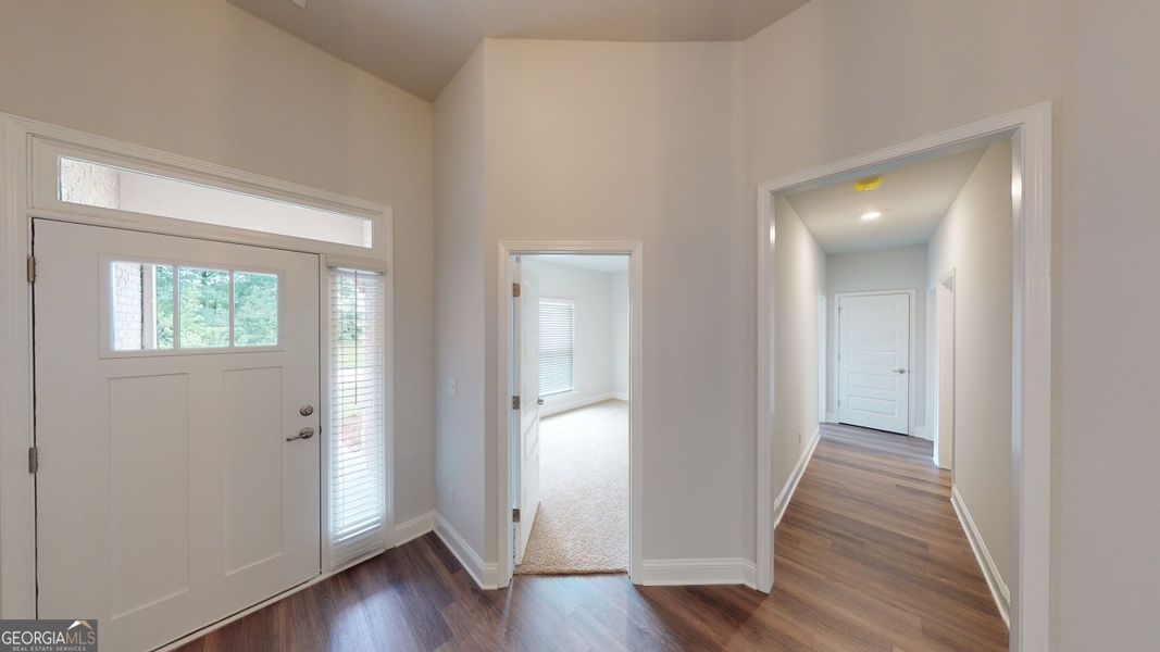 Spacious, unfurnished interior of a new home in Holliday Pass, Griffin (Image 17).