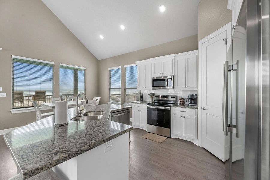 Furnished interior view inside a new home in , Freeport (Image 8).