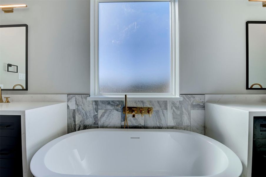 Close-up of interior finishes inside a home in , Seabrook (Image 19).