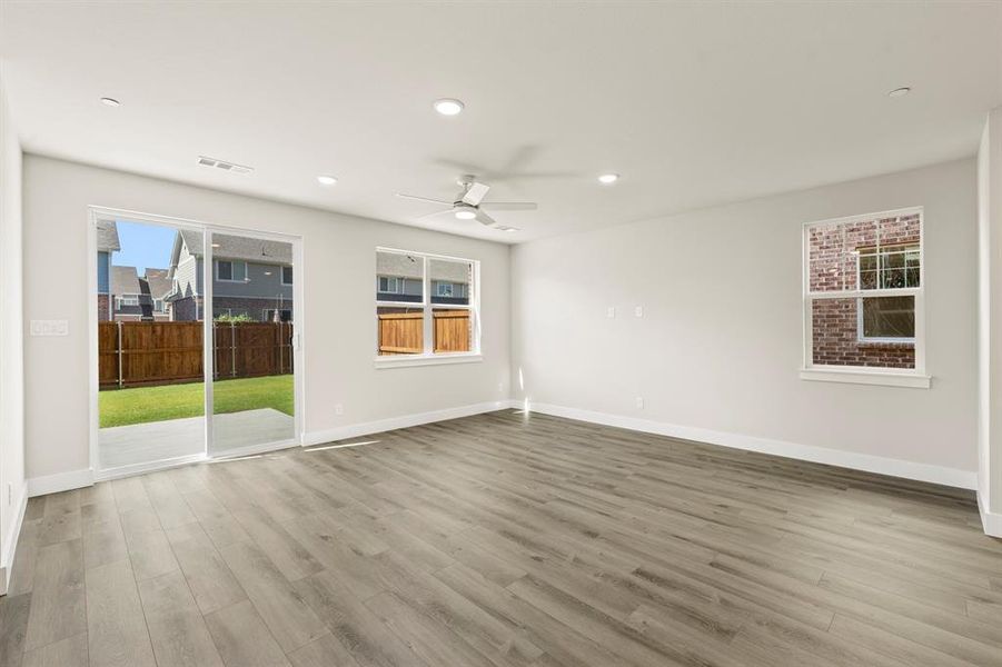 09. 708 Prosper - Family 09. 708 Prosper - Family