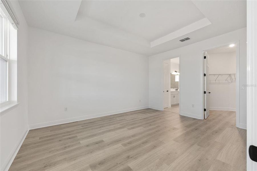 Spacious, unfurnished interior of a new home in , Ocala (Image 31).