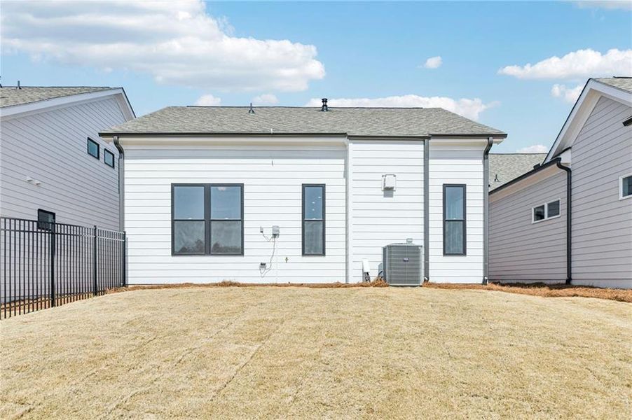 Exterior details and patio area of a home in Aberdeen, Hoschton (Image 4).