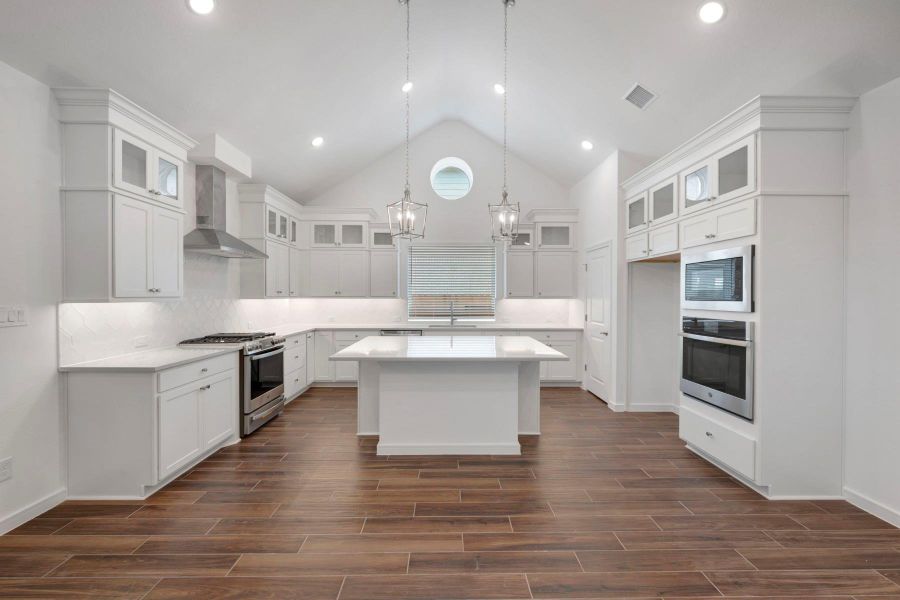 Stunning island kitchen (*Photo not of actual home and used for illustration purposes only.)