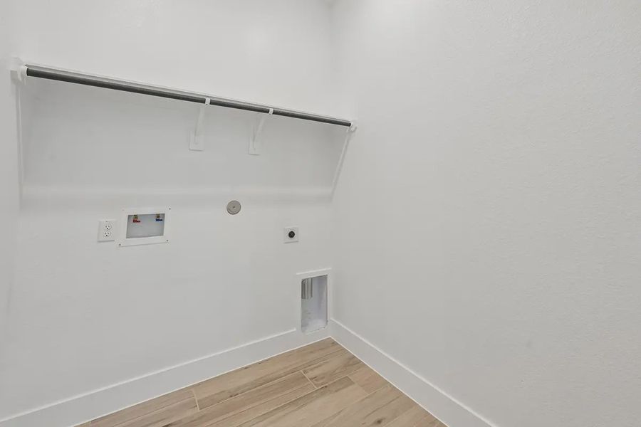 Spacious, unfurnished interior of a new home in Wood Leaf Reserve, Tomball (Image 35). Spacious, unfurnished interior of a new home in Wood Leaf Reserve, Tomball (Image 35).