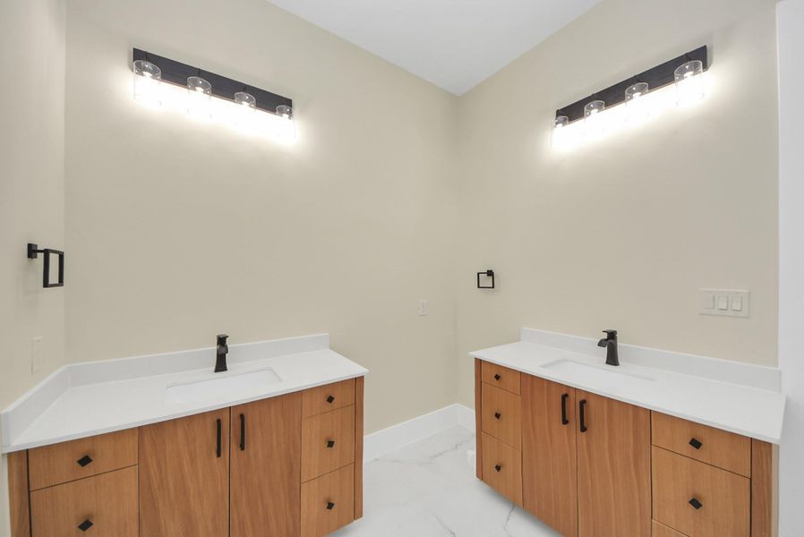 Primary Bathrooom