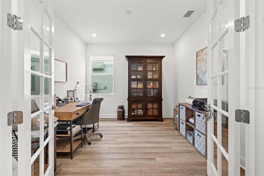 Furnished interior view inside a new home in , Punta Gorda (Image 44).
