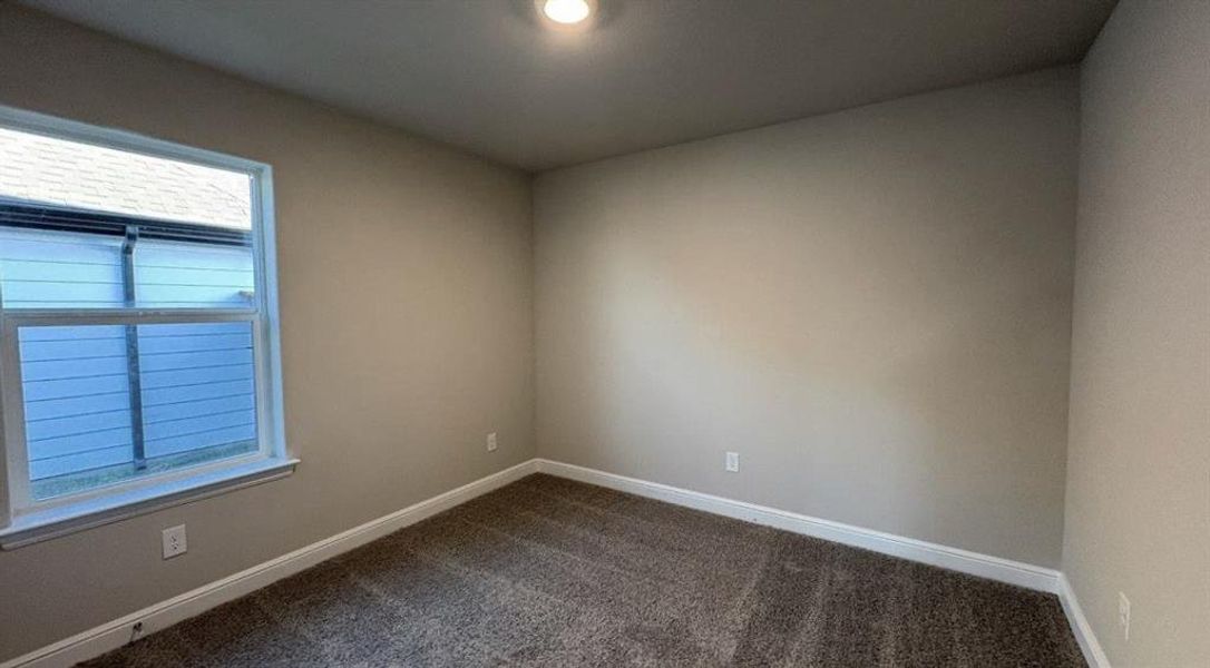 Spacious, unfurnished interior of a new home in Sandstone Estates, Granbury (Image 19).