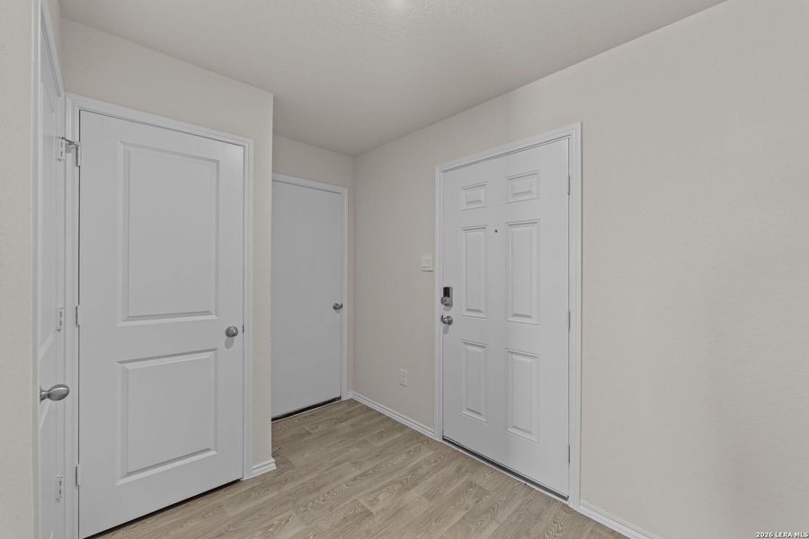 Spacious, unfurnished interior of a new home in Swenson Heights, Seguin (Image 25).