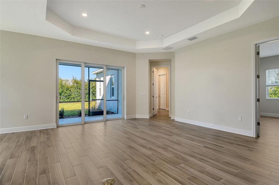 Spacious, unfurnished interior of a new home in Canoe Creek, Parrish (Image 32).