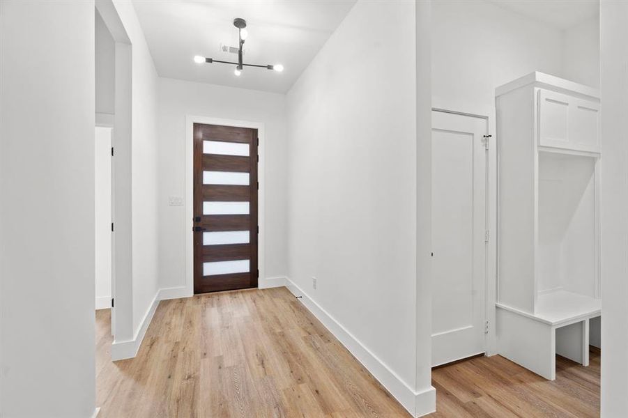 Spacious, unfurnished interior of a new home in , Dallas (Image 19). Spacious, unfurnished interior of a new home in , Dallas (Image 19).