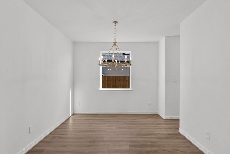 Spacious, unfurnished interior of a new home in Blue Heron Estates, Mont Belvieu (Image 12).